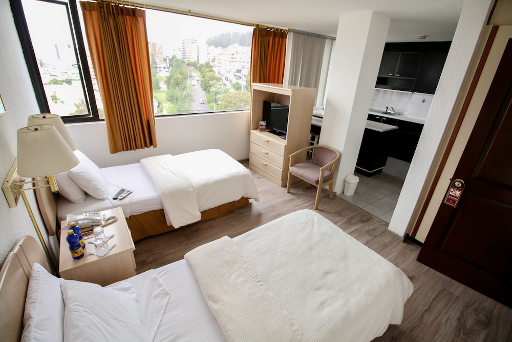 Stanford Suites 25/69