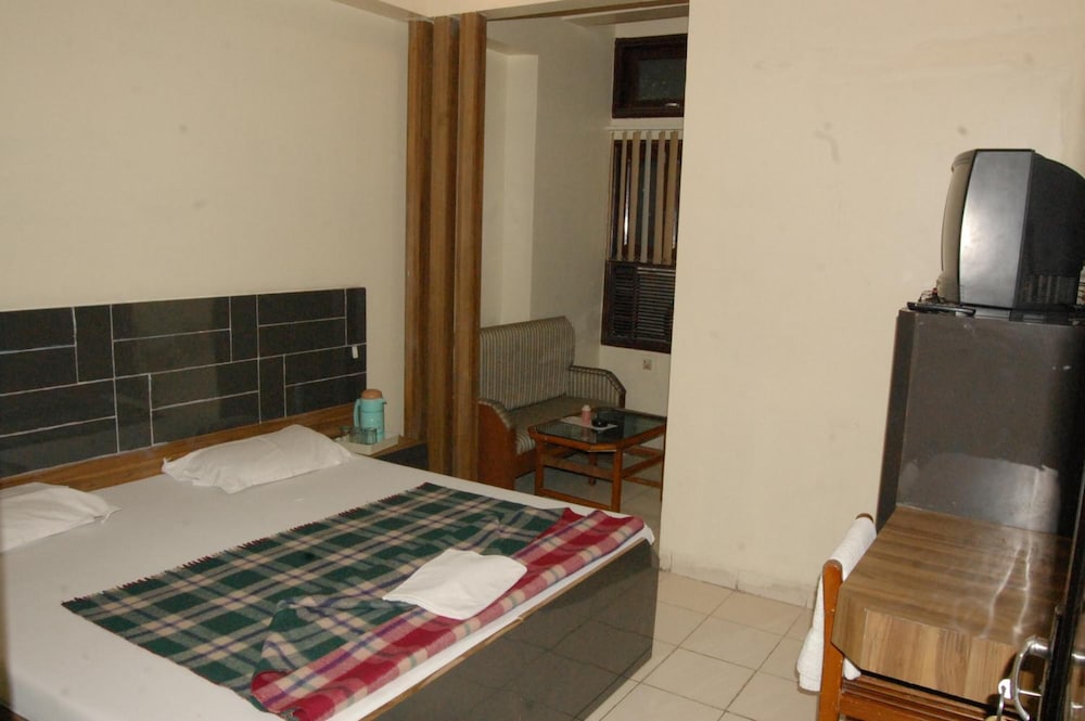 Hotel New Sunder 15/28