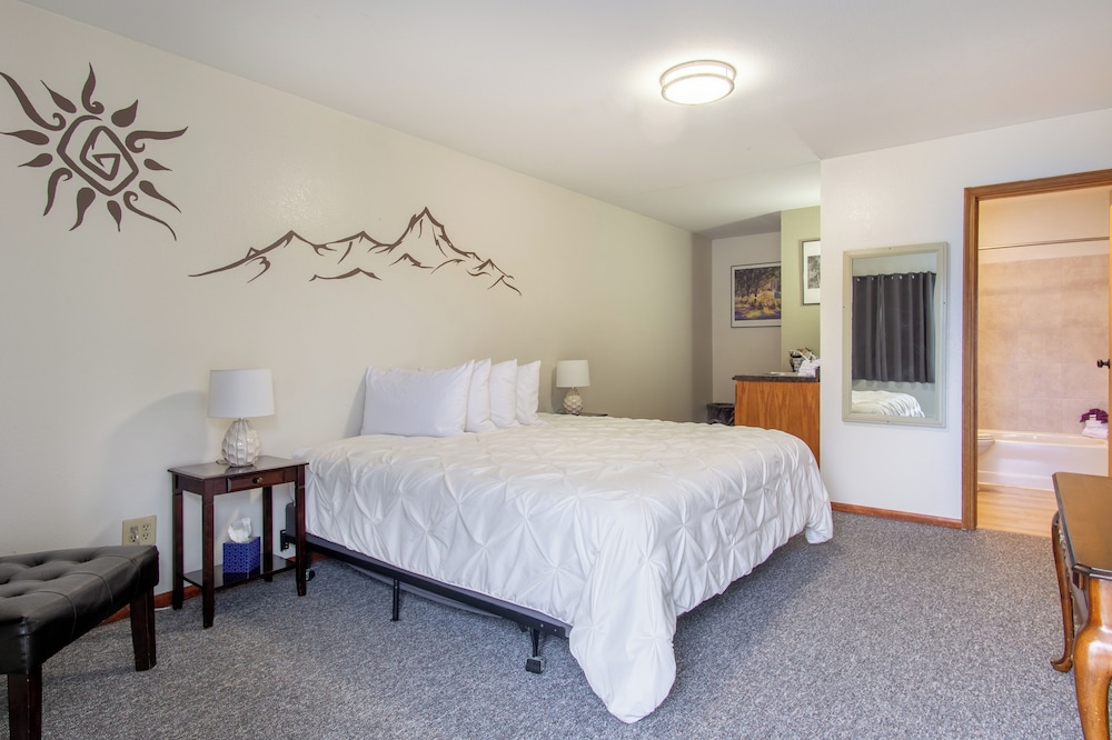 Pioneer Motel 23/43