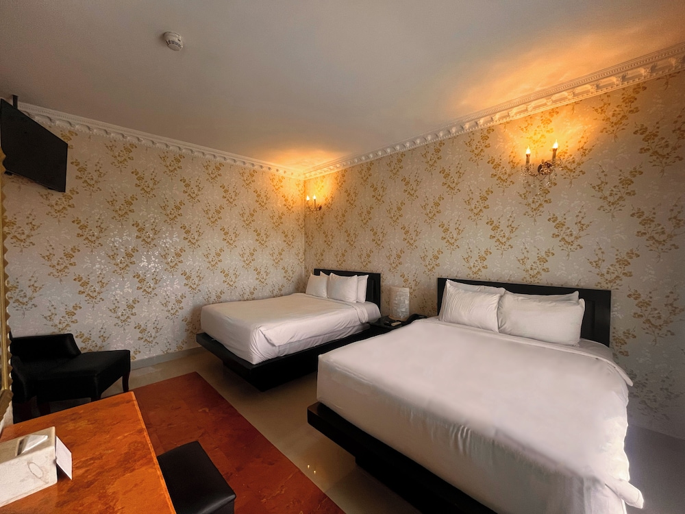 Suite, Bathtub
