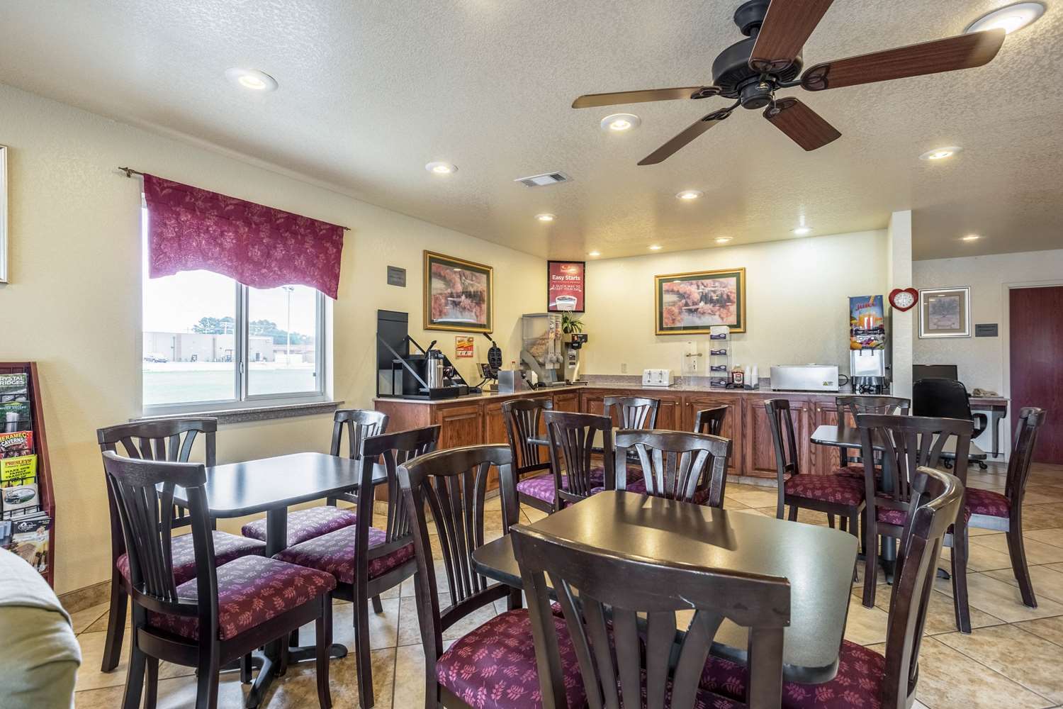 restaurant cafeteria