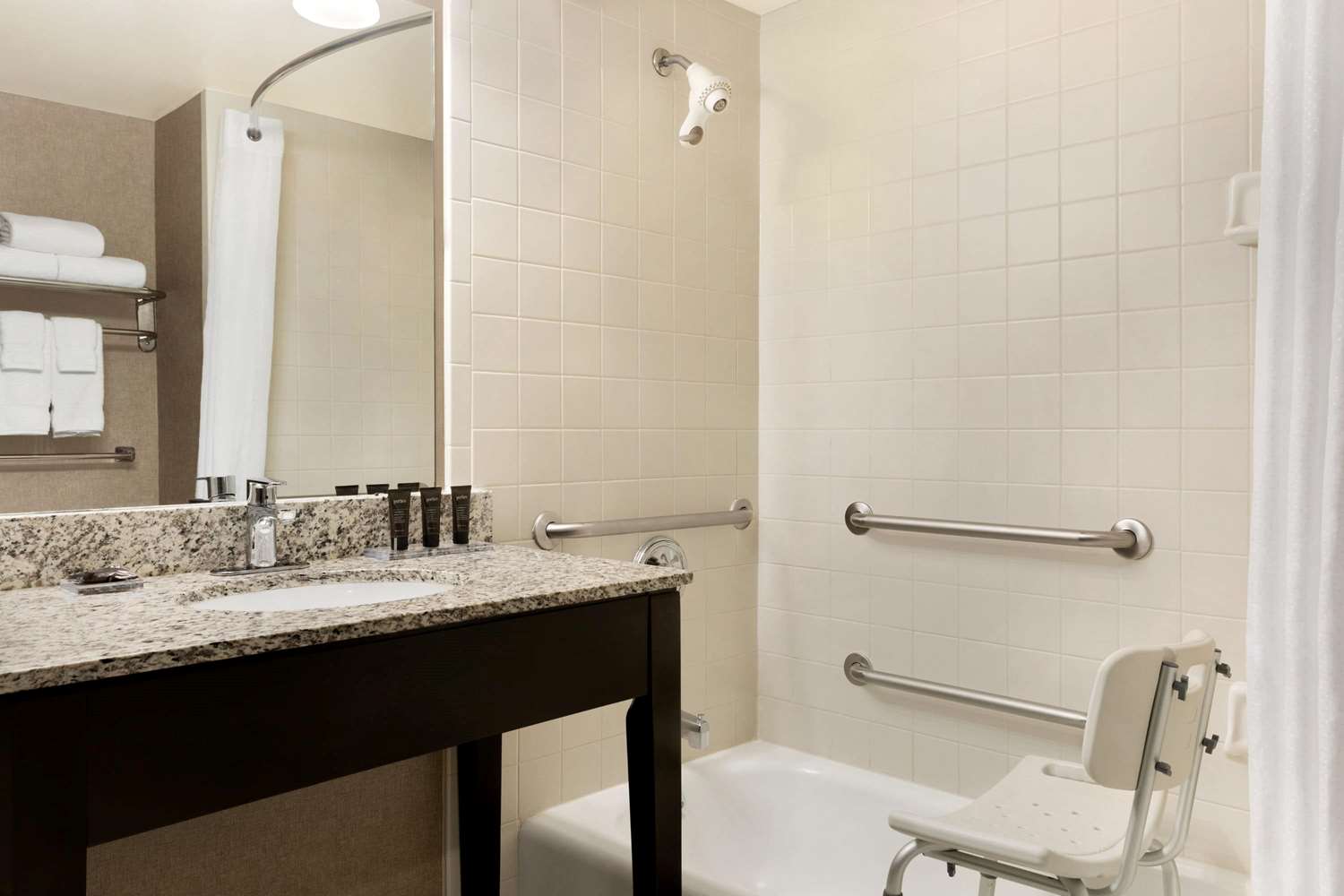Wingate By Wyndham Cincinnati Blue Ash 26/28
