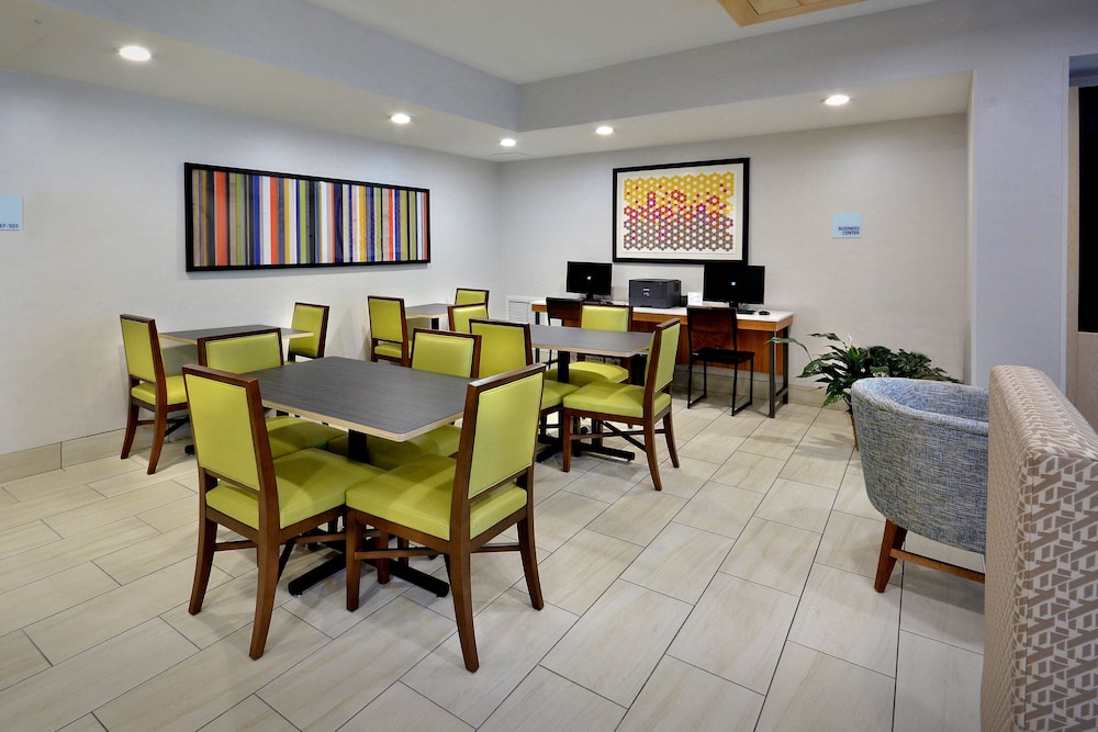 Holiday Inn Express Durham 41/44