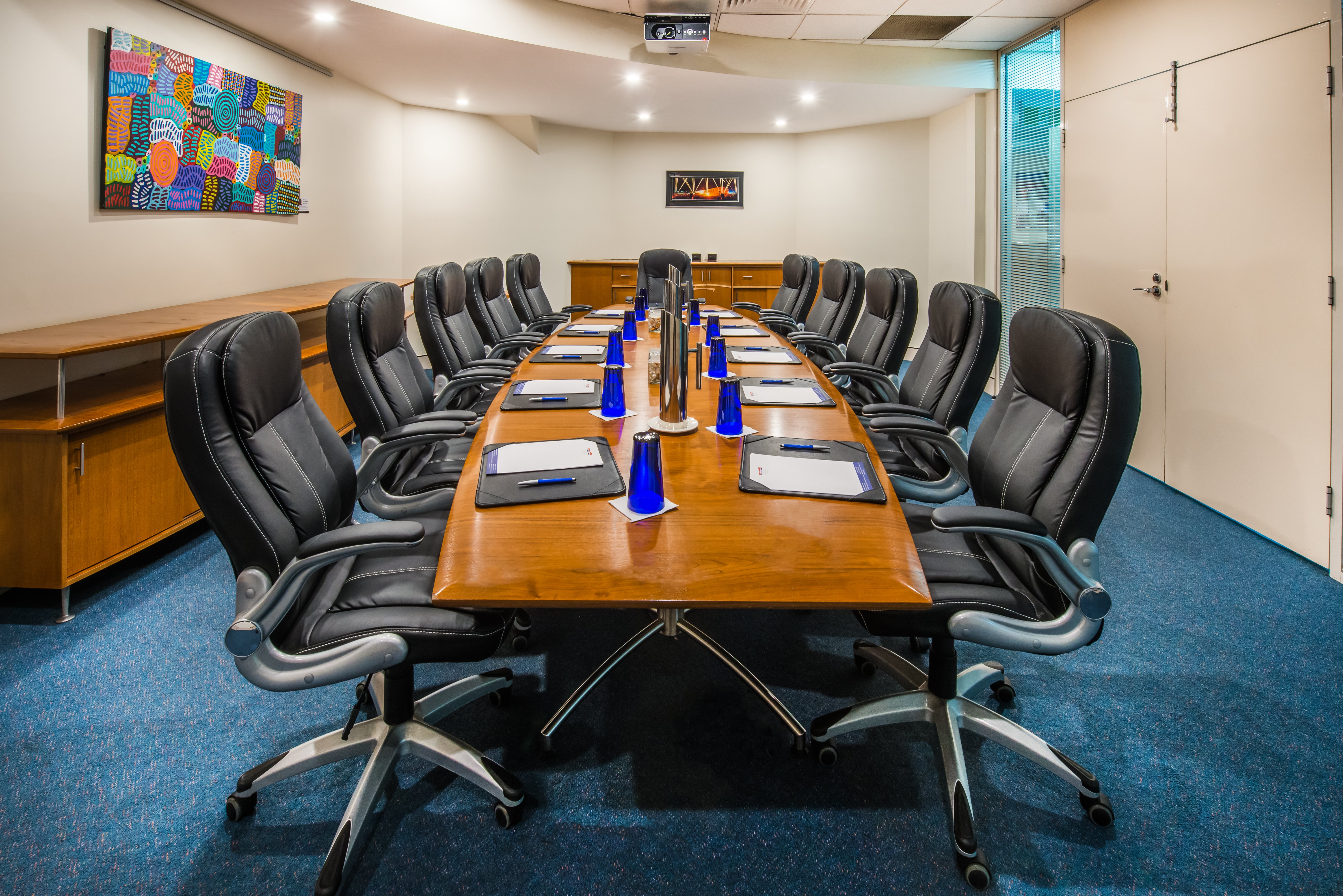 Crowne Plaza Alice Springs Lasseters 50/57