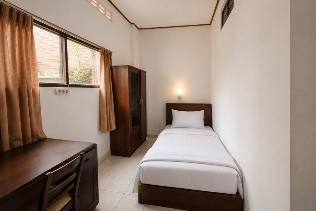 Room at Hotel O Syariah Near UNS Surakarta formerly La Tansa, SURAKARTA