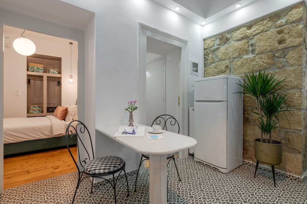 2Mazi Suites 45/47