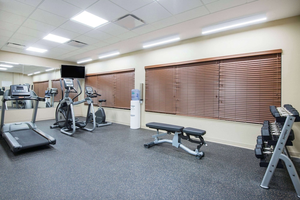 HAWTHORN SUITES BY WYNDHAM ST CLAIRSVILLE 7/26