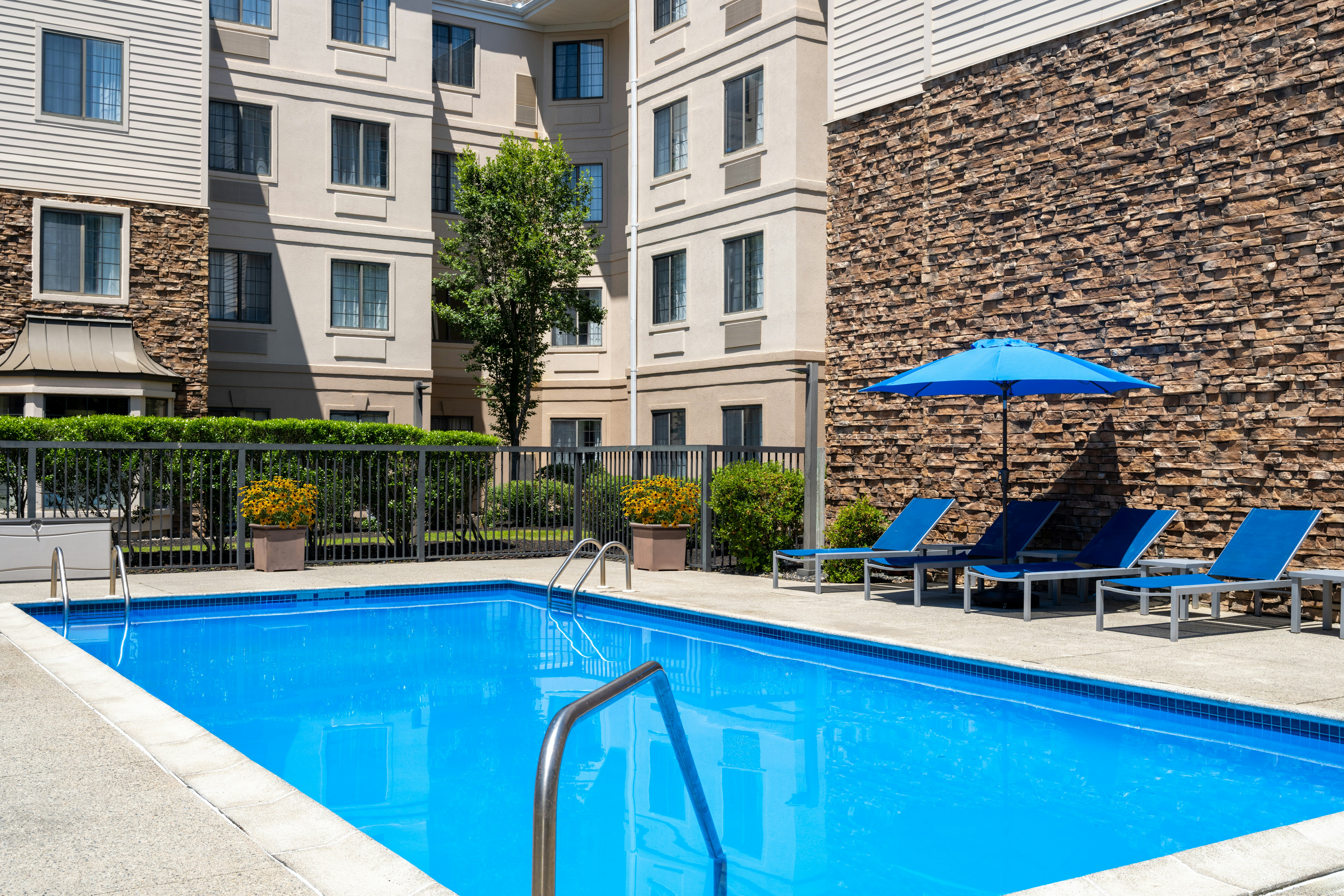 Staybridge Suites Burlington - Boston 59/67