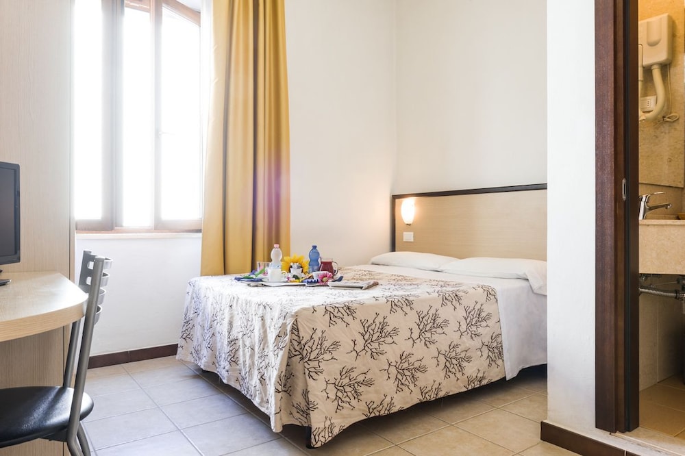 Hotel Rondine 12/38