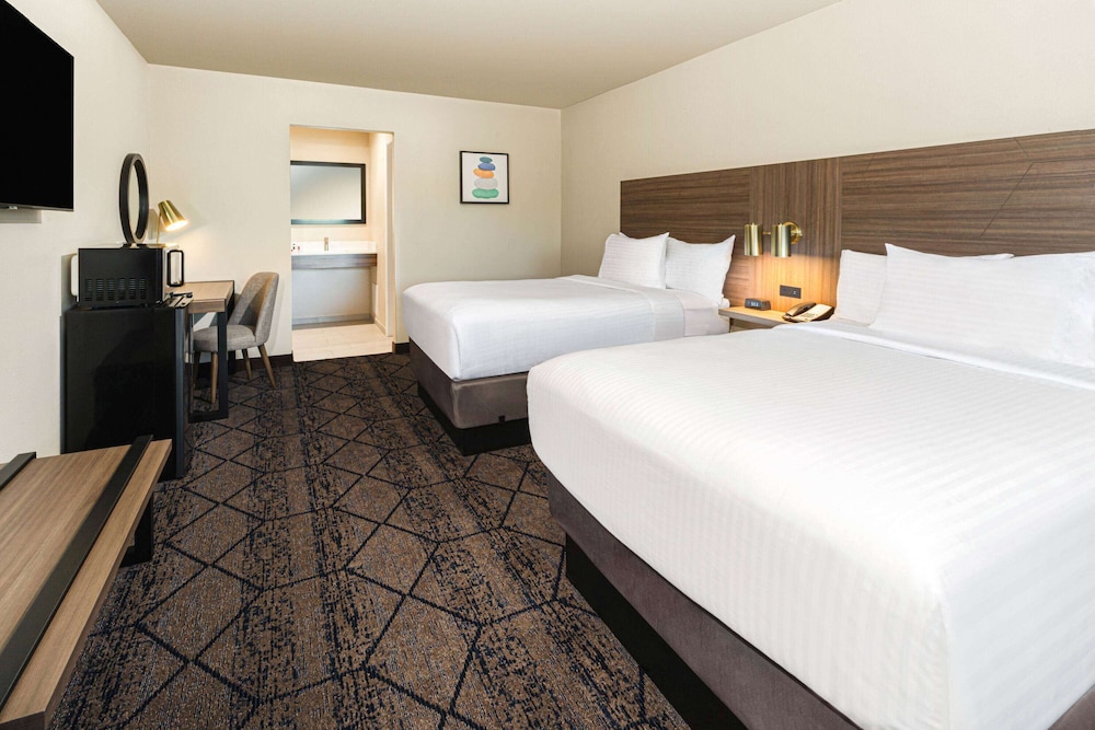 Ramada by Wyndham Modesto Yosemite Area 16/43