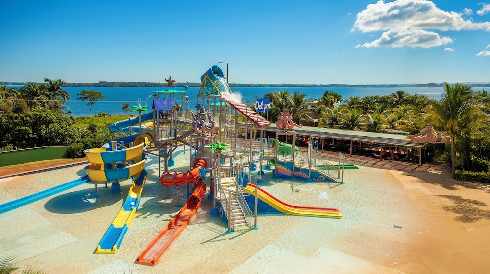 GRANDES LAGOS RESORT E PARQUE AQUATICO 38/47