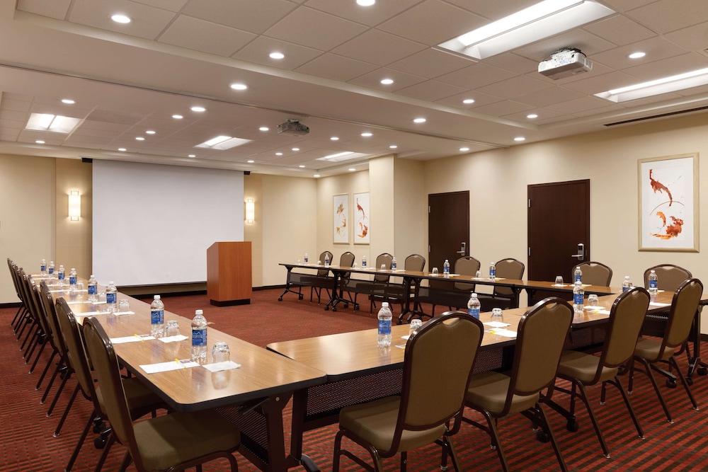 Hyatt Place St. Louis/Chesterfield 58/70