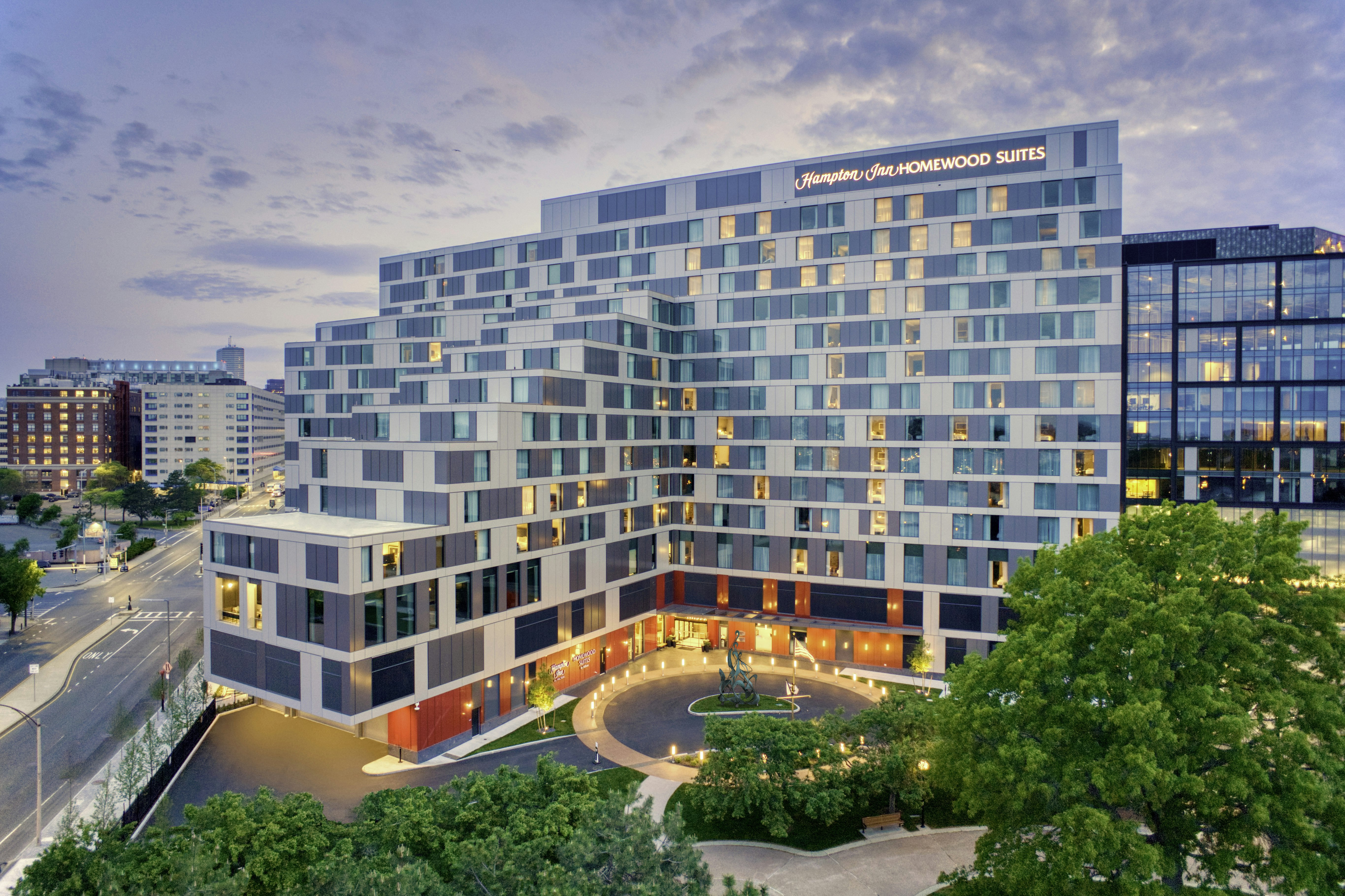 Hampton Inn Boston Seaport District photo3