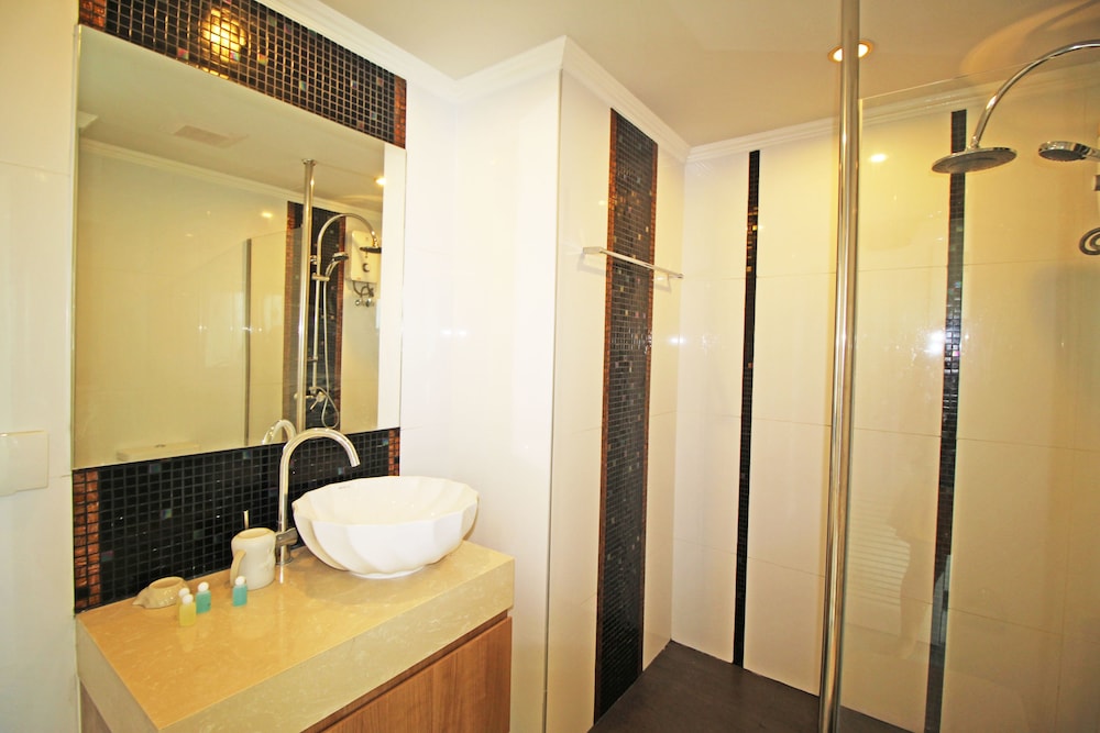 Amazon Residence By Pattaya Sunny Rentals 48/50