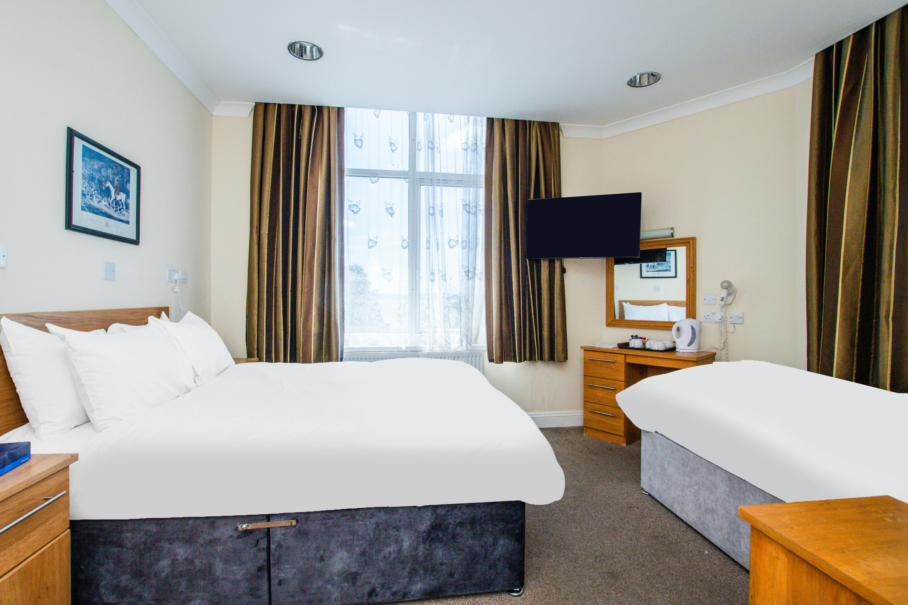 Russel Court Hotel Bournemouth Central 13/45