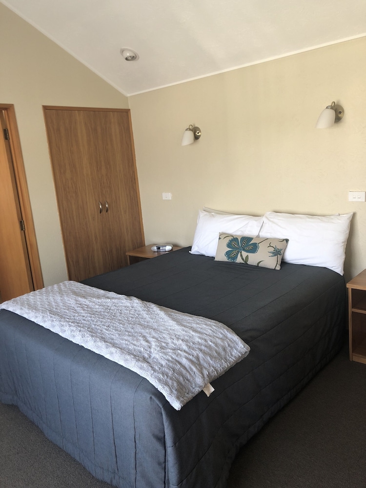 Balmoral Lodge Motel 20/59
