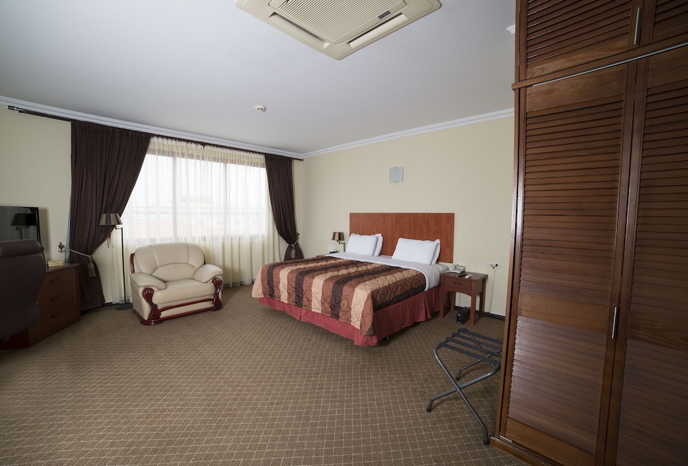Elegance Hotel & Casino 14/50