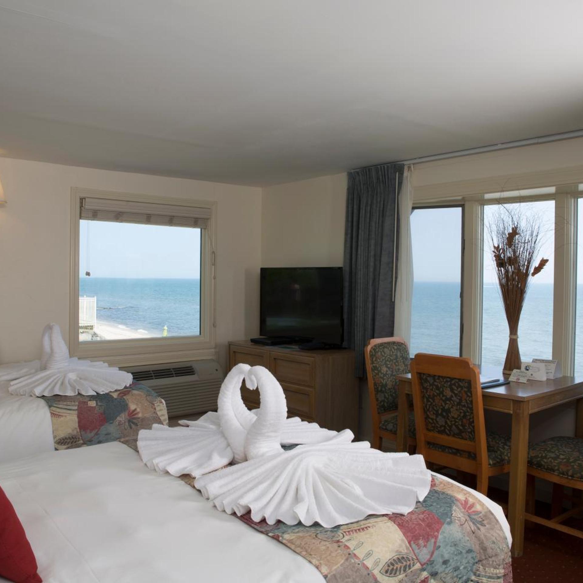 The Corsair & Cross Rip Oceanfront Hotel 12/50
