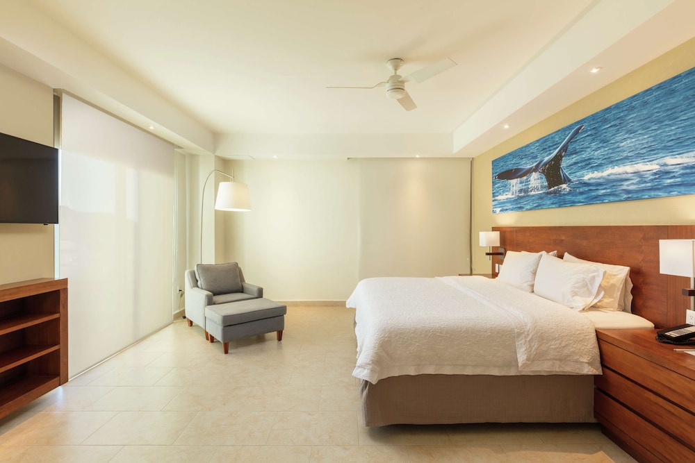 Hampton Inn and Suites by Hilton Los Cabos 14/55