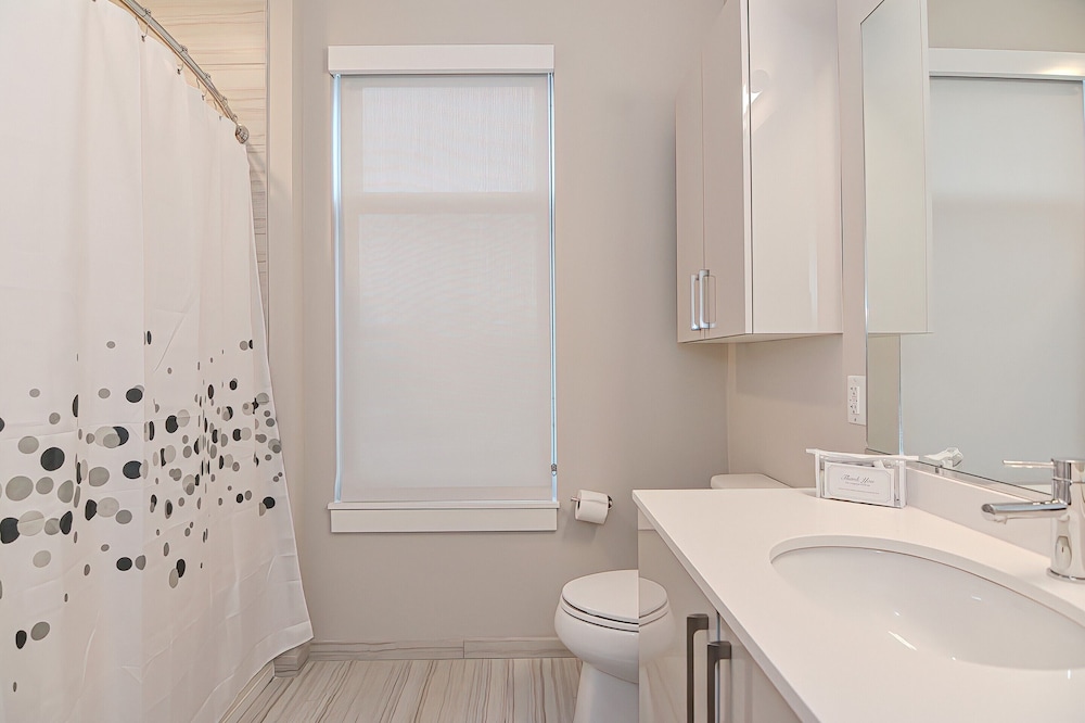 Global Luxury Suites East Boston 50/50