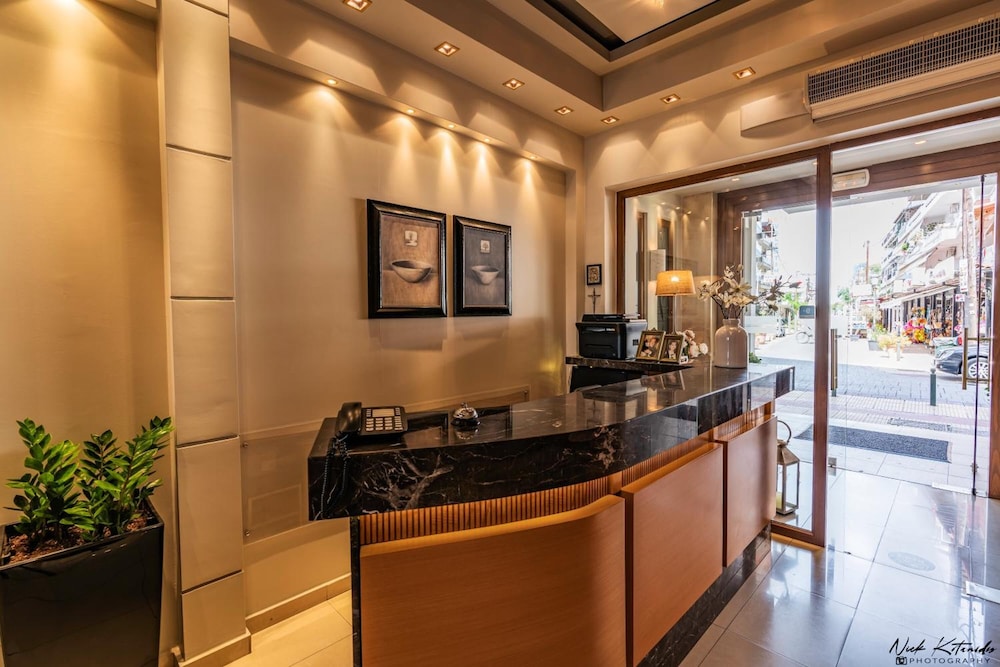 Avra Hotel 7/47