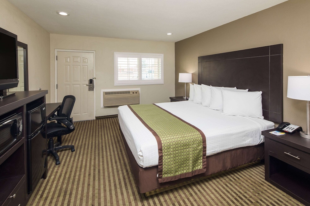 Days Inn By Wyndham El Centro 14/38