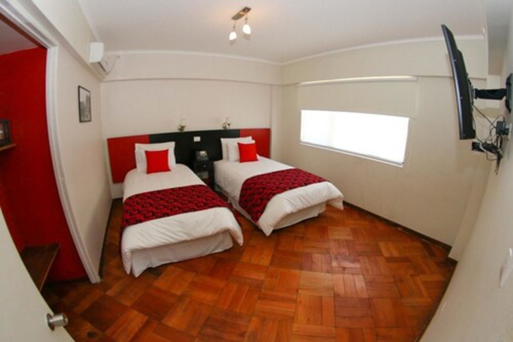 FAMILY, MULTIPLE BEDS