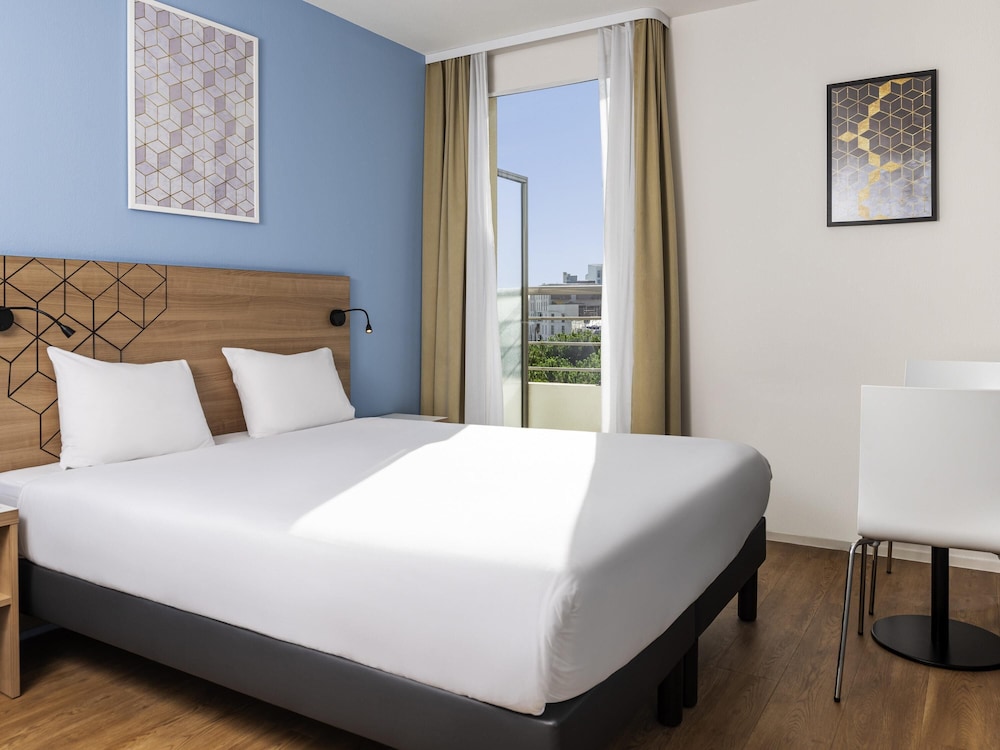 APARTMENT, DOUBLE BED