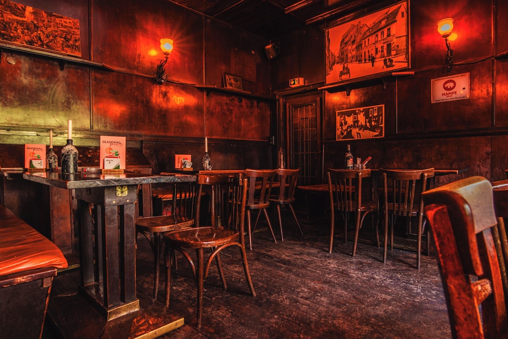 Ballhaus Berlin Hostel 51/65