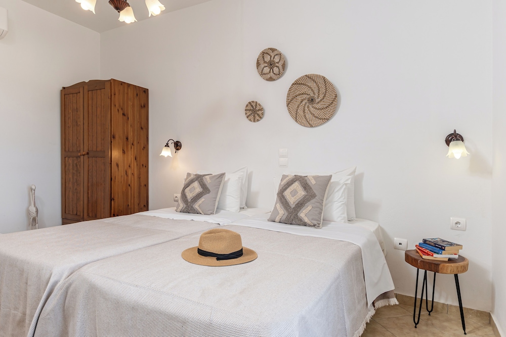 COMFORT, STUDIO, SUITE, SEA VIEW