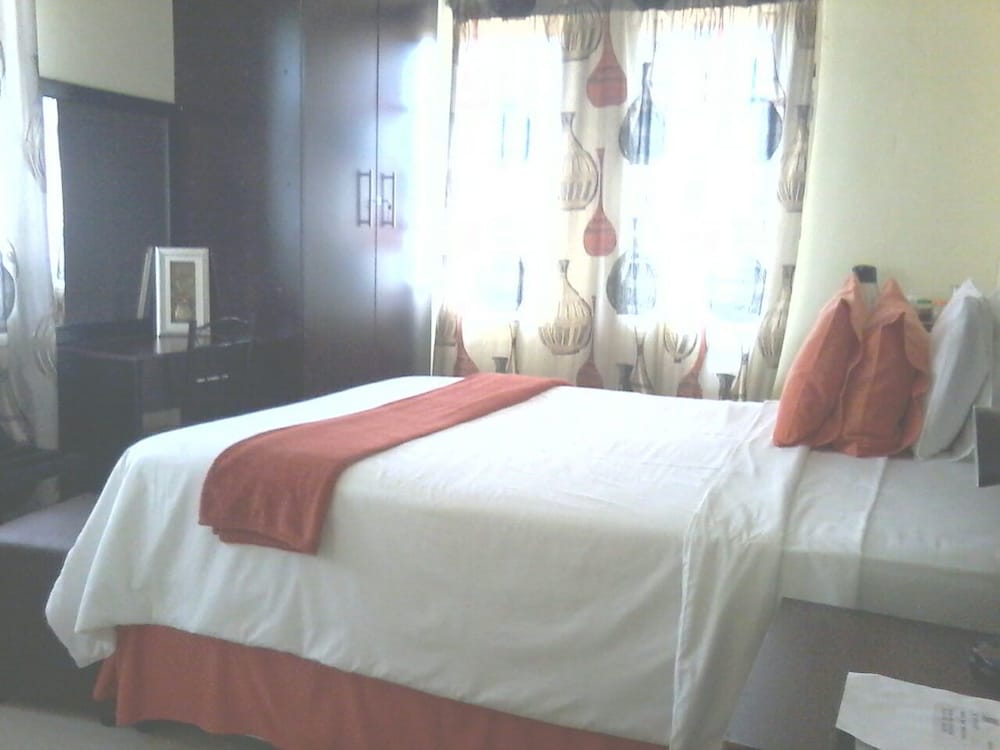 Sharon Avenue Guesthouse 9/17