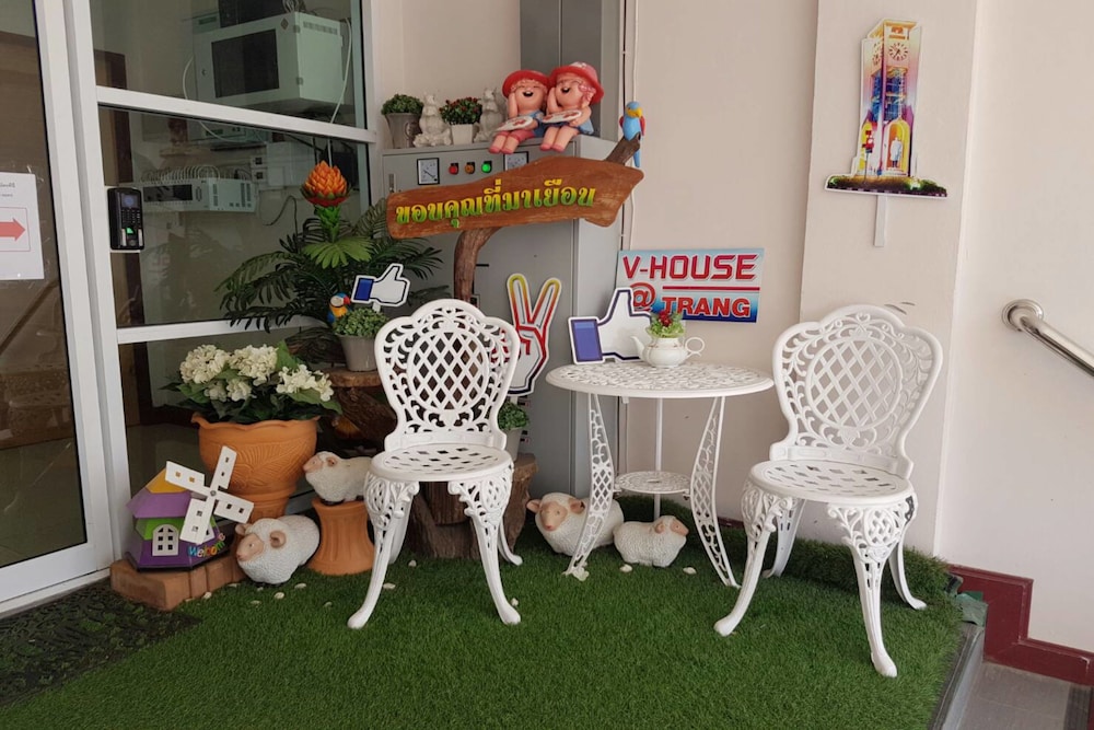 V-House Hotel 28/29