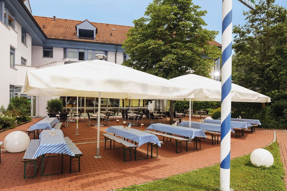Movenpick Hotel Munchen Airport 64/68