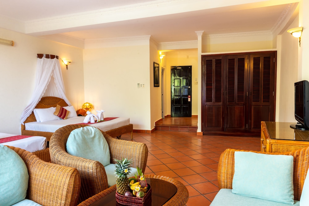 White Sand Resort 47/77