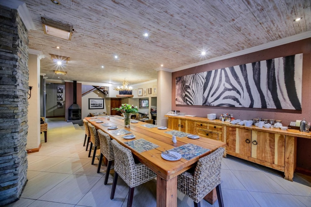 Zebrina Guest House 28/50