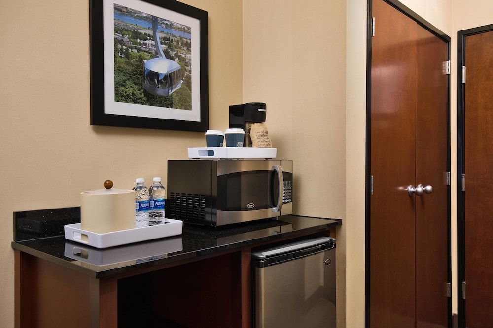 Four Points by Sheraton Portland East 22/26