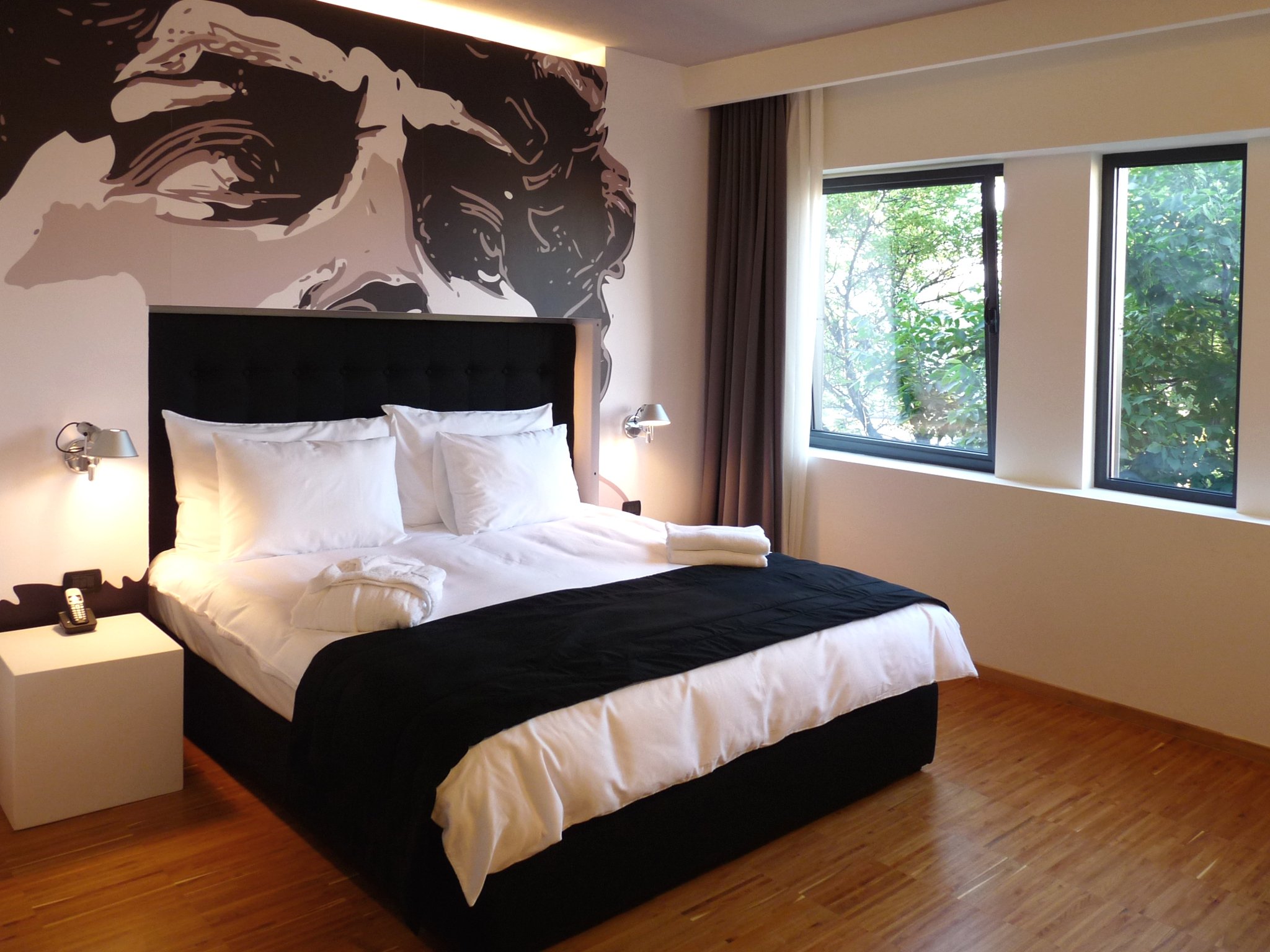 SARROGLIA HOTEL 7/40