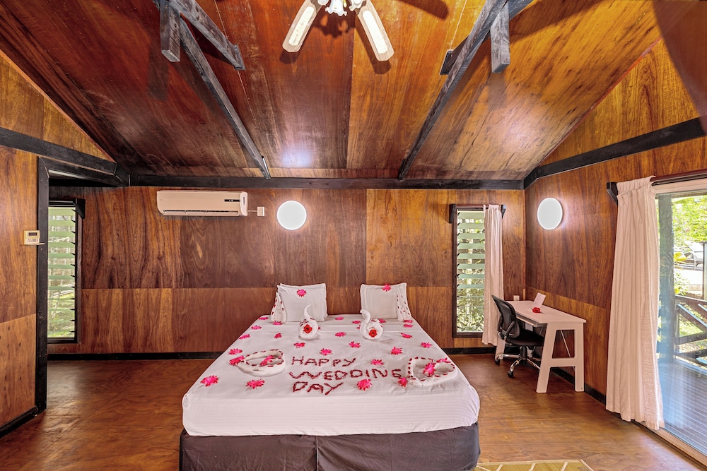 Orator Hotel Samoa 21/65