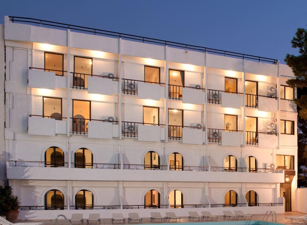 Heronissos Hotel 2/47
