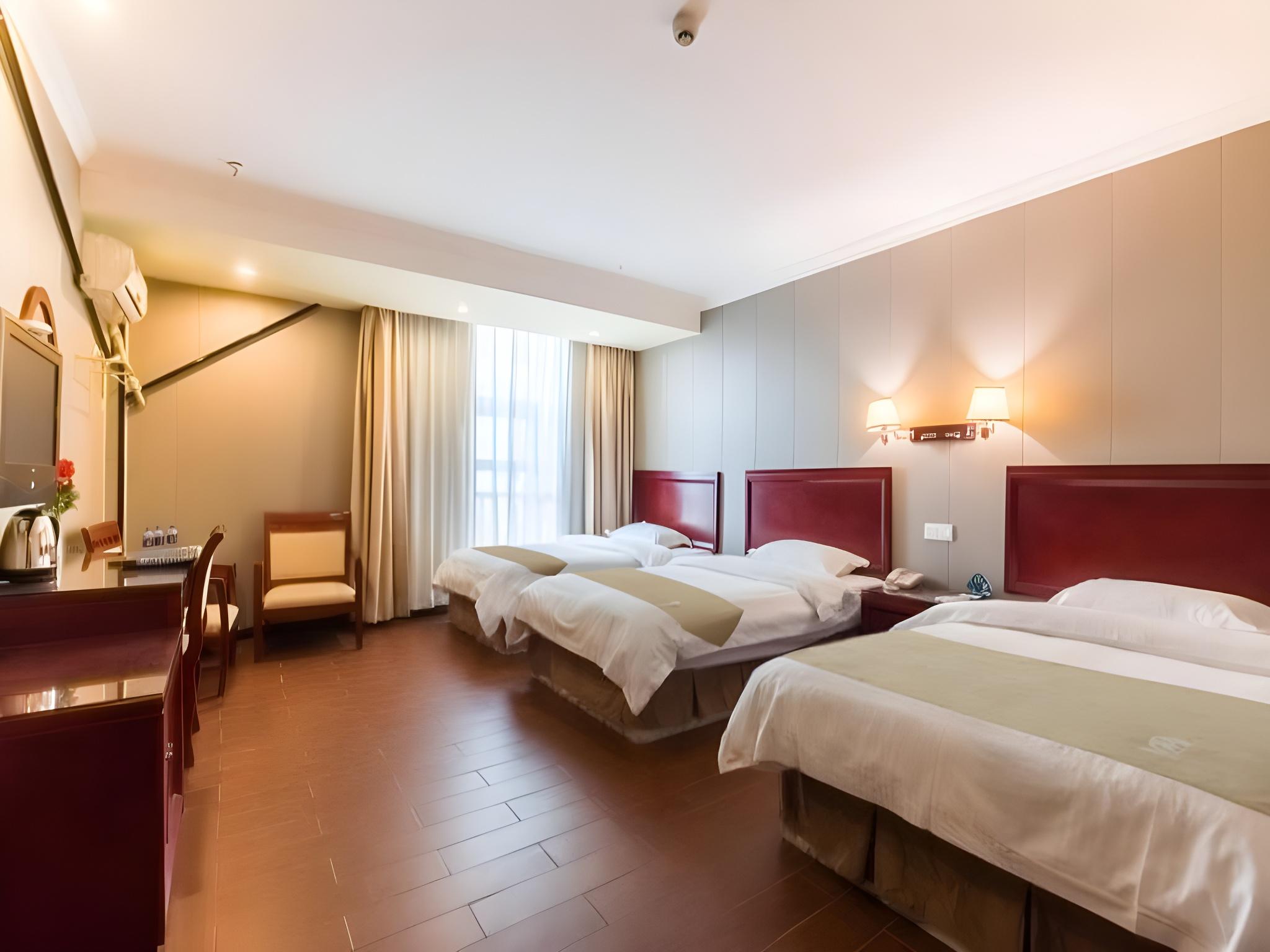 ROOM, TRIPLE
