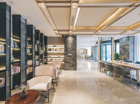 Atour Hotel Jurong Baohua Xianlin Avenue 25/40