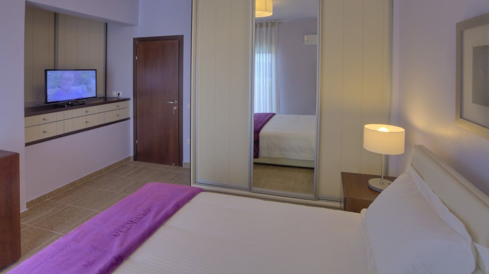 Marini Luxury Apartments And Suites 7/75