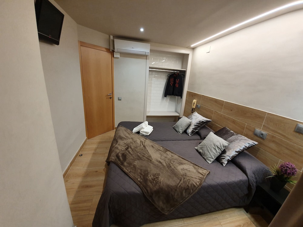 Hostal Sant Ramon 15/28