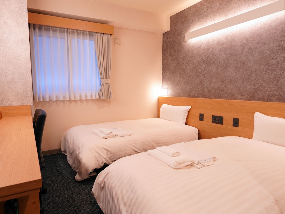 ROOM, TWIN BEDS, SMOKING
