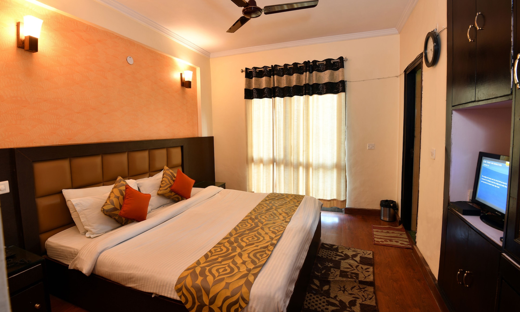 جناح تنفيذي بسرير مزدوج بغرفة نوم واحدة، Dynasty Resort, Khurpatal 2/7