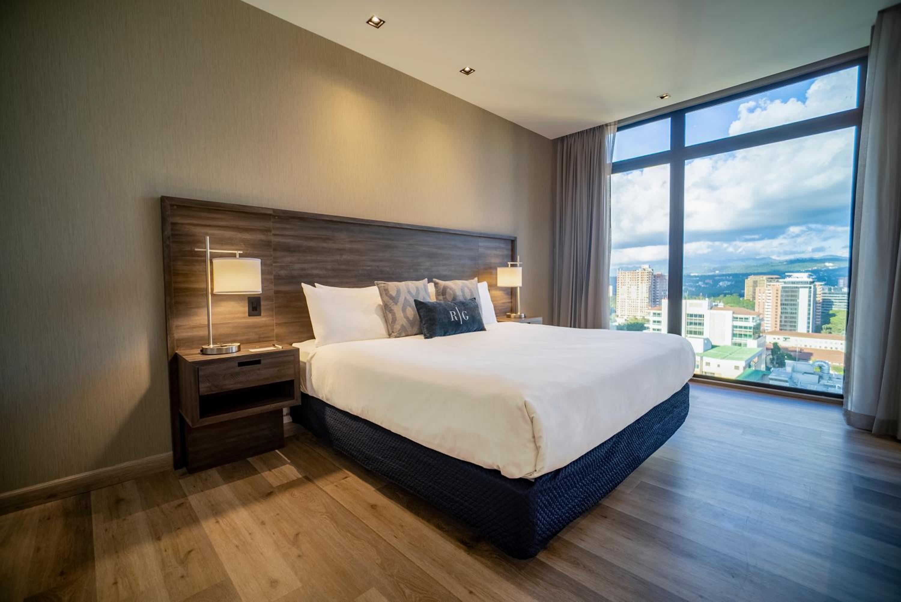 1 Bedroom, Suite, King Bed