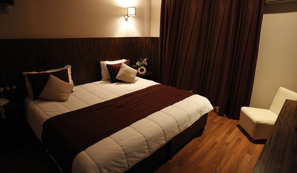 Hotel Sabah 12/42