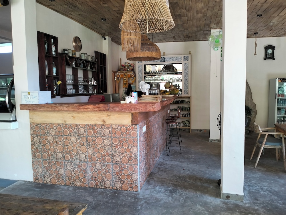 Amed Harmony Cafe And Bungalows 10/68