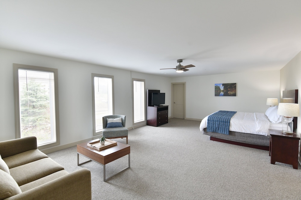 Holiday Inn Express Wisconsin Dells 28/69