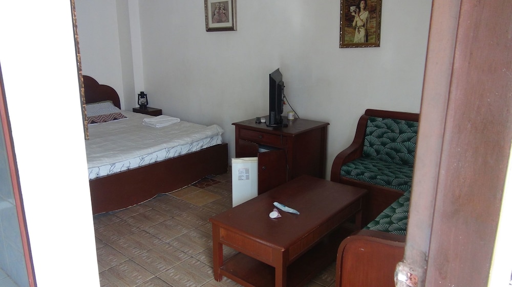 MB s Garden Inn 19/54